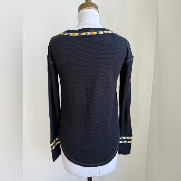 WE THE FREE BLACK EMBROIDERED RAINBOW LONG SLEEVE HENLEY THERMAL XS - Picture 9 of 12